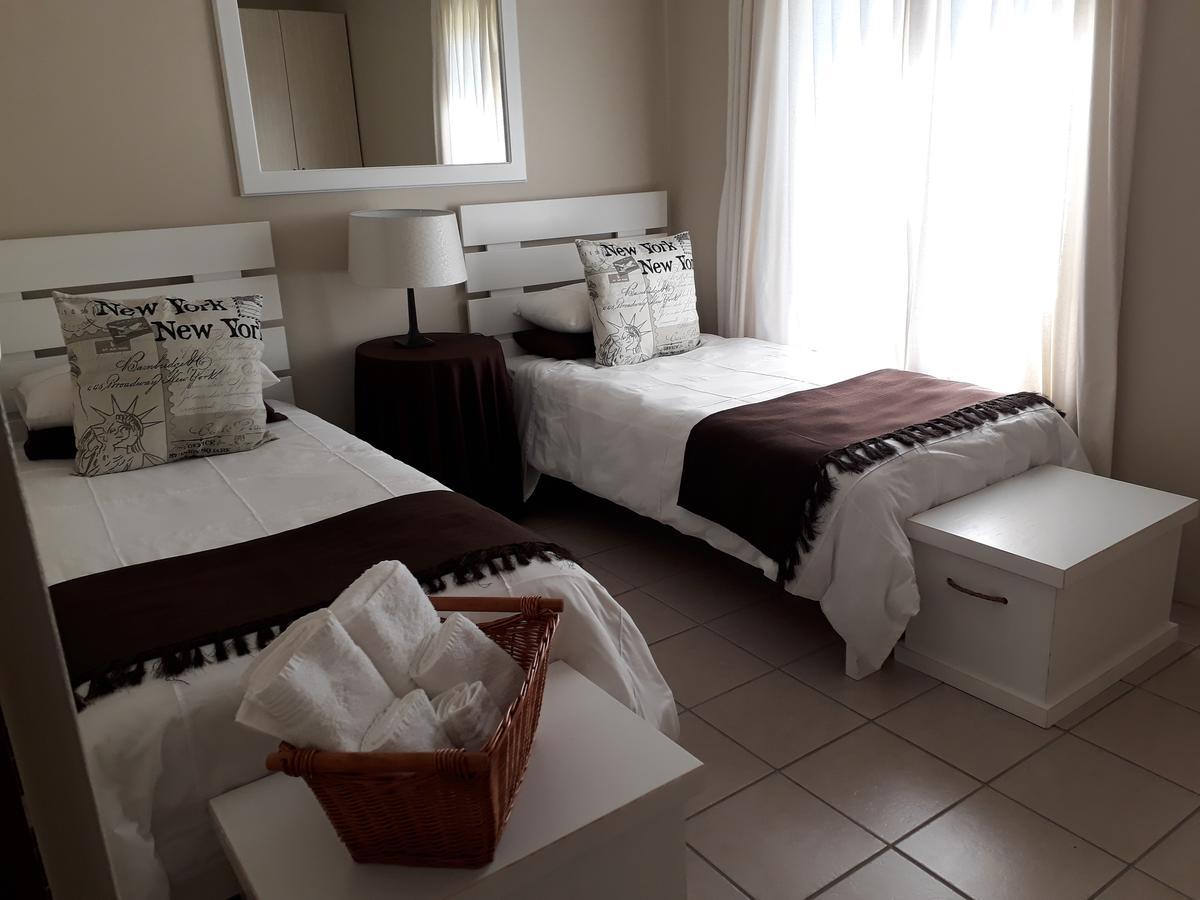 The Upper Deck Apartment Swellendam Buitenkant foto